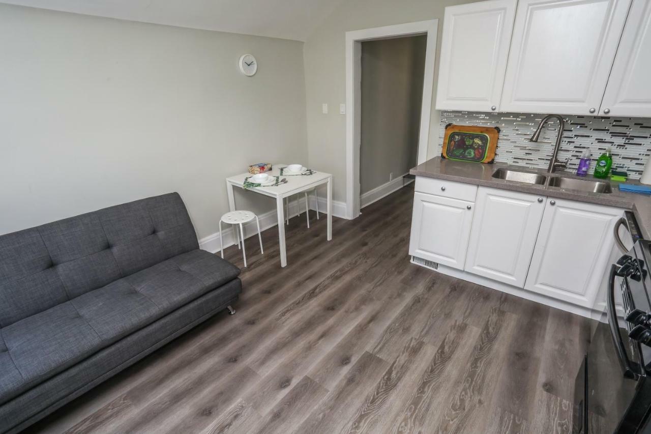 Cozy Apartments In Kitchener Exteriör bild